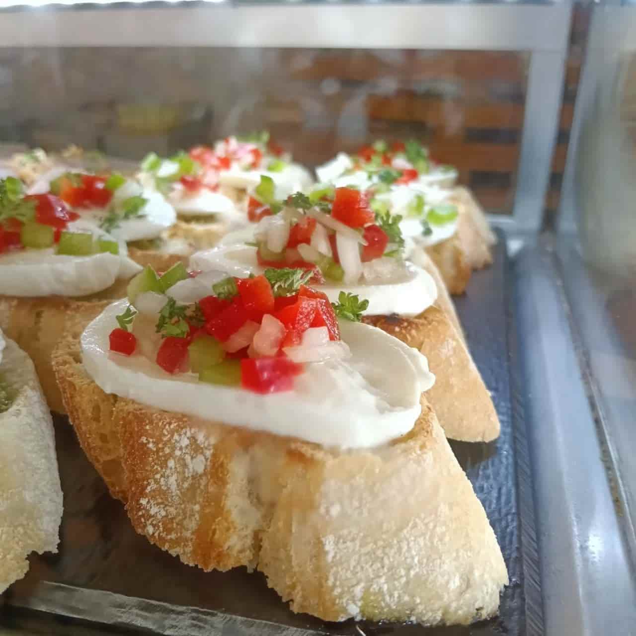 Caprese skewer with mince